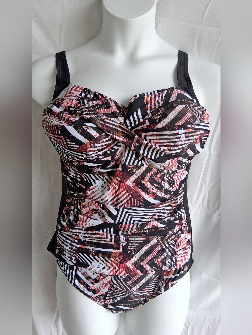Emerald Bay Black & Multi Color Geo Print One Piece Swimsuit Sz 18 NWT